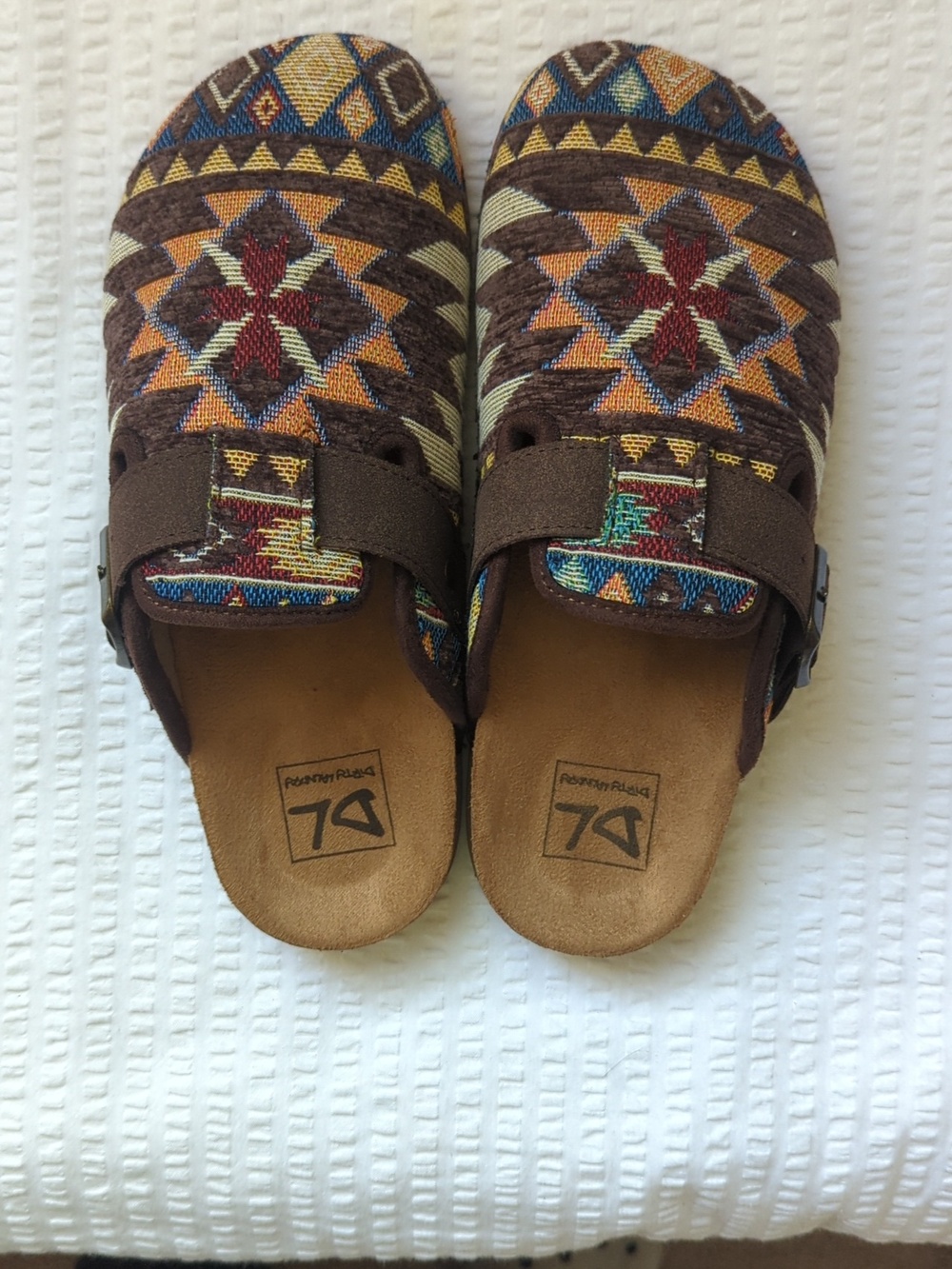 Dirty Laundry Bebidas tapestry clogs